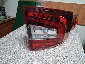 lampă triplă dreapta pe aripă
