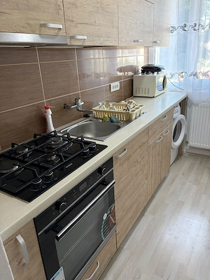 Închiriez apartament cu 3 camere - imagine 5