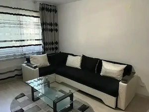 Închiriez apartament cu 3 camere