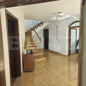 Oportunitate Unică  Vilă de Vis în Zona Centrala si doua spatii comerciale  - imagine 3