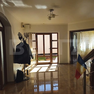 Oportunitate Unică  Vilă de Vis în Zona Centrala si doua spatii comerciale  - imagine 9