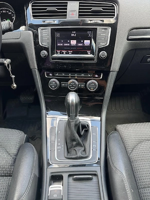 VW Golf 7 Highline 1.6 TDI 110CP DSG   Dotări Premium   Brașov - imagine 8