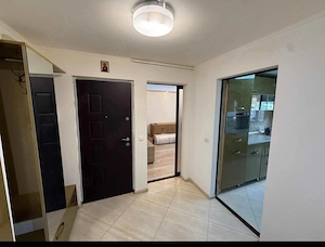 Apartament 3 camere, etaj 2,la Piata Mare - imagine 3