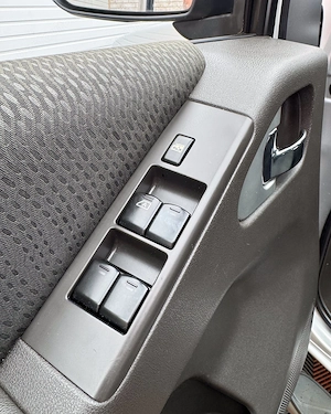 NISSAN NAVARA . Clima , Navi , Trapa , Euro 5 , Lada 150x145 cm , RAR+ITP . Garantie 12 luni , Buy-B - imagine 20