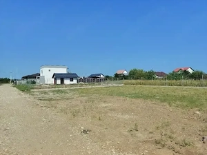    Vând teren 500 mp intravilan,loc Albota ,jud.Argeș
