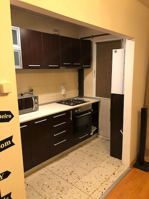 Vând în rate sau schimb cu casă în apropiere de București apartament cu 4 camere în sector 5 - imagine 2