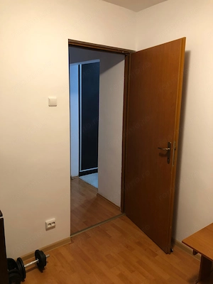 Vând în rate sau schimb cu casă în apropiere de București apartament cu 4 camere în sector 5 - imagine 8