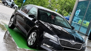 Skoda Superb  - imagine 4