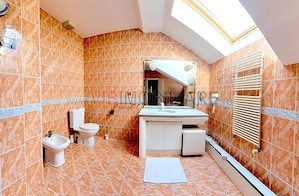 Vila deosebita pe Malul Lacului Grivita – Confort si Eleganta! - imagine 12