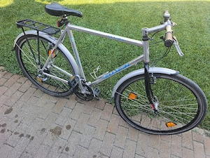 Bicicleta cu roti de 28