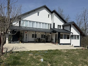 Casa spatioasa de vanzare , Babana , 20 minute de Pitesti , 210 mp utili