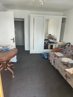 Închiriez apartament