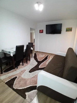 Proprietar Apartament 3 camere de inchiriat 