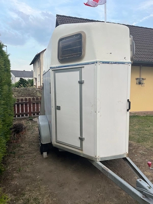 Vand remorca de transport animale