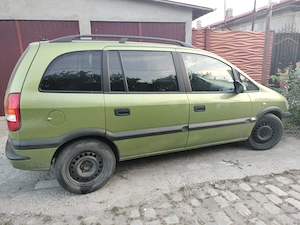 Vând Opel Zafira 