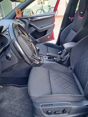 Skoda Octavia vRS cu 245 cai - imagine 10