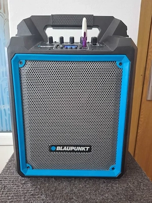 Boxa portabila Blaupunkt MB06, cu tehnologie Bluetooth si putere de 500 W. 
