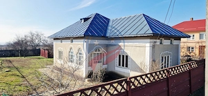 Casa Bradesti  teren  intravilan 7952 mp  deschidere 33 m la DE 70 - imagine 2