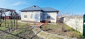 Casa Bradesti  teren  intravilan 7952 mp  deschidere 33 m la DE 70 - imagine 7