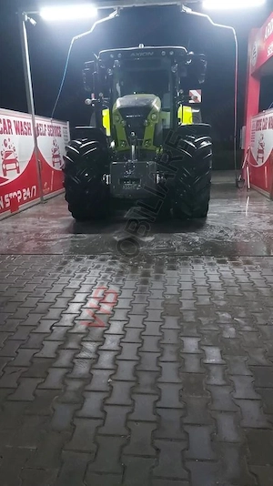 Ferma zootehnică funcțională, populată cu peste 200 capete bovine, aproape de Sânnicolau Mare