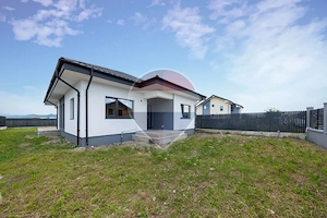 Casă pe parter în Hărman,3 dormitoare+ living, 630 mp teren - imagine 3