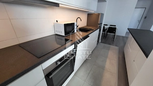 Apartament cu 3 camere,complet mobilat si utilat,zona Centrala - imagine 5