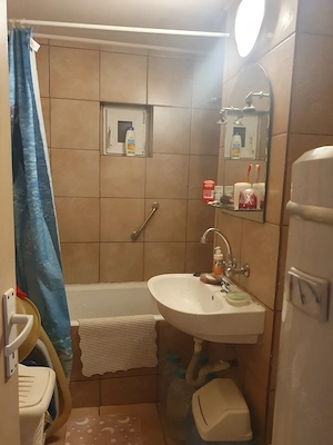 Apartament foarte bun de vânzare. Nu vei regreta că l-ai cumpărat. Te simți bine în el. Succes !  - imagine 7