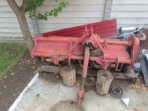 Vând freza Agrator