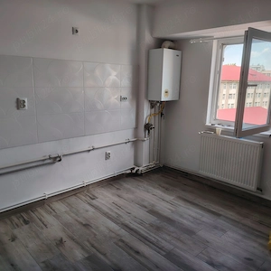 Apartament 2 camere decomandat - imagine 4