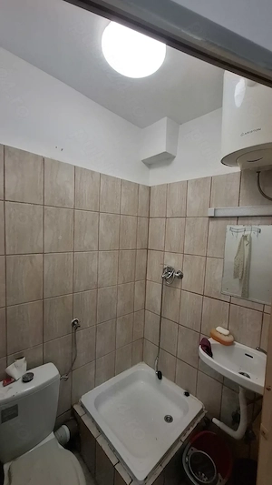  Camera de camin cu baie - imagine 3