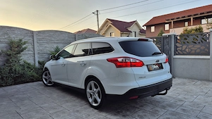 Ford-Focus-1.6 Benzina R.A.R.EFECTUAT-Camera-Keyless Goo-Entry-Euro 5 incalzire scaune-Cash-Rate - imagine 3