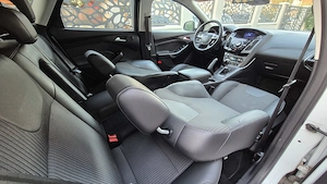 Ford-Focus-1.6 Benzina R.A.R.EFECTUAT-Camera-Keyless Goo-Entry-Euro 5 incalzire scaune-Cash-Rate - imagine 10