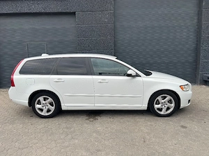 Volvo V50   1.6 D2 (114 CP)   An 2011   DPF Activ   Pilot Automat   2 Chei   Întreținută - imagine 2