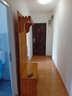Închiriez apartament 2 camere zona Rogerius str Traian Lalescu vizavi de casa minunata - imagine 2