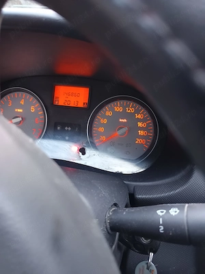 Dacia Sandero ,1,6 din 2008 - imagine 5