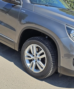 VW Tiguan 1.4TSI 4Motion FRESH Navi Parkassist ÎncălzireScaune DubluClima SenzoriParcare PilotAuto  - imagine 6