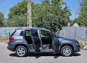 VW Tiguan 1.4TSI 4Motion FRESH Navi Parkassist ÎncălzireScaune DubluClima SenzoriParcare PilotAuto  - imagine 4