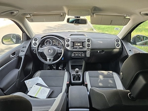 VW Tiguan 1.4TSI 4Motion FRESH Navi Parkassist ÎncălzireScaune DubluClima SenzoriParcare PilotAuto  - imagine 9