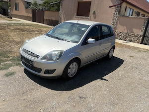 Vând Ford fiesta 2008 km reali