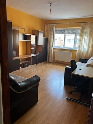 Vând apartament cu o cameră tip DP Rogerius