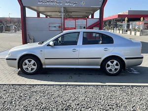Skoda Octavia Elegance 1.6i - imagine 7