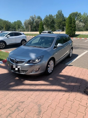Vând Opel Astra J