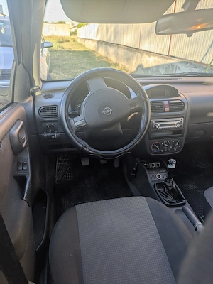 Opel Corsa C, gri, diesel 2005, cumpărat de nou, ingrijit îsi cauta nou proprietar - imagine 6
