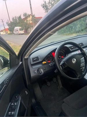 Volkswagen Passat 1.9TDI - imagine 8