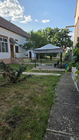 Vand casa caramida pe colt in Satchinez - imagine 4