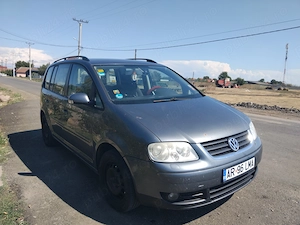 Volkswagen Touran 2.0  - imagine 3