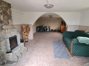 Casă de vacanță și teren extravilan - imagine 2