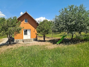 Casă de vacanță și teren extravilan