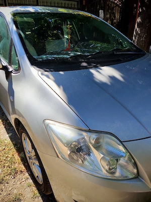 Vand Toyota Auris 1,6 benzină   argintiu - imagine 5