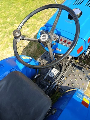 tractor iseki 4x4 cu freză și plug  - imagine 2